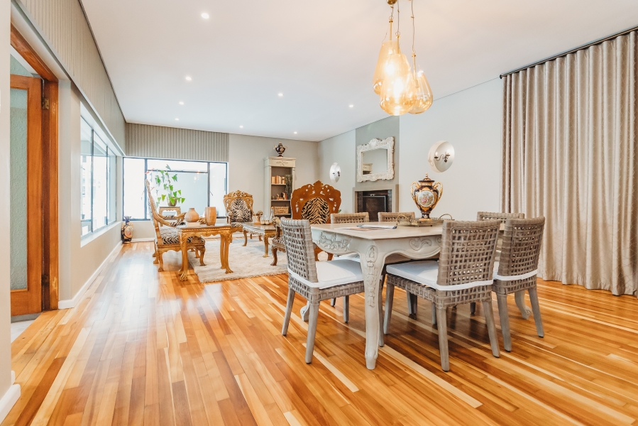 6 Bedroom Property for Sale in Heatherlands Western Cape